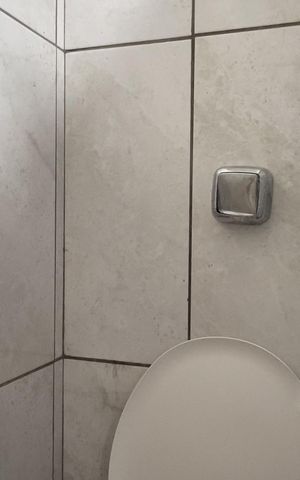 Casa à venda com 250m², 5 quartos e 3 vagas Casa à venda com 250m², 5 quartos e 3 vagasKitnet