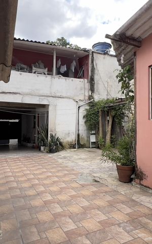 Casa à venda com 250m², 5 quartos e 3 vagas Casa à venda com 250m², 5 quartos e 3 vagasGaragem