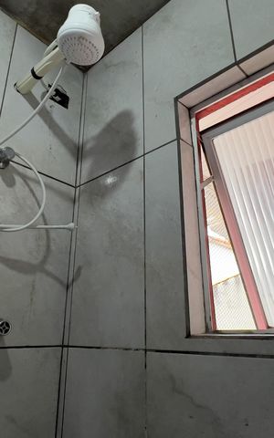 Casa à venda com 250m², 5 quartos e 3 vagas Casa à venda com 250m², 5 quartos e 3 vagasKitnet