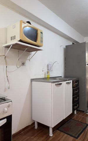 Casa à venda com 250m², 5 quartos e 3 vagas Casa à venda com 250m², 5 quartos e 3 vagasCozinha e Área de Serviço 1