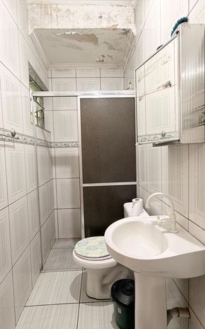 Casa à venda com 175m², 3 quartos e 2 vagasBanheiro da Suíte 2 - casa 1