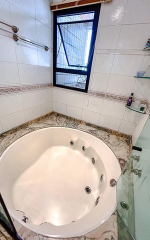 Apartamento à venda com 330m², 4 quartos e 4 vagasBanheiro da Suíte 1
