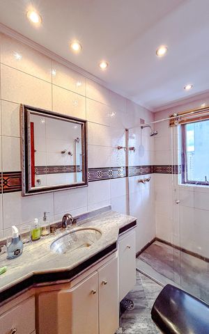 Apartamento à venda com 330m², 4 quartos e 4 vagasBanheiro