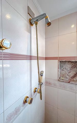 Apartamento à venda com 330m², 4 quartos e 4 vagasBanheiro da Suíte 2