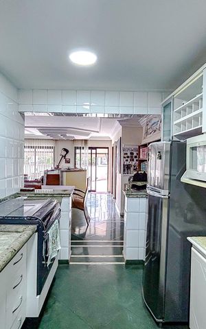 Apartamento à venda com 330m², 4 quartos e 4 vagasCozinha da Área gourmet