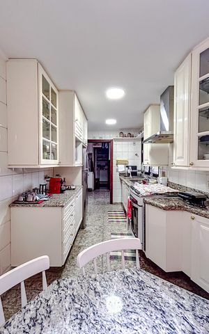 Apartamento à venda com 330m², 4 quartos e 4 vagasCozinha