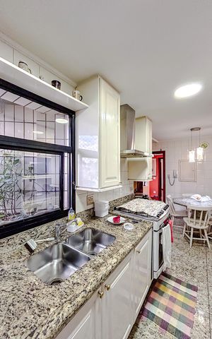 Apartamento à venda com 330m², 4 quartos e 4 vagasCozinha