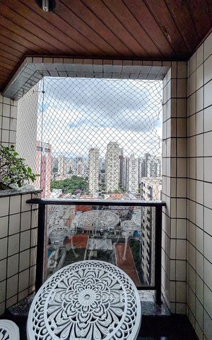 Apartamento à venda com 330m², 4 quartos e 4 vagasVaranda da Suite 1
