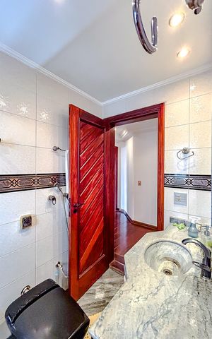 Apartamento à venda com 330m², 4 quartos e 4 vagasBanheiro