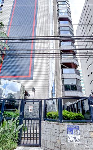 Apartamento à venda com 330m², 4 quartos e 4 vagasFachada com Plaquinha