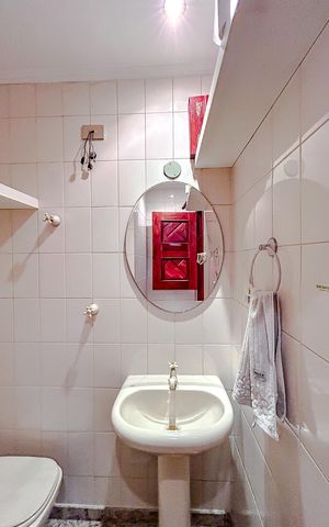 Apartamento à venda com 330m², 4 quartos e 4 vagasBanheiro de serviço