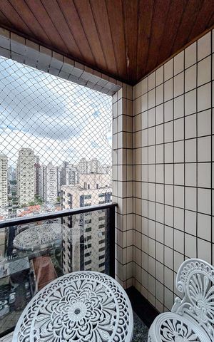 Apartamento à venda com 330m², 4 quartos e 4 vagasVaranda da Suite 1