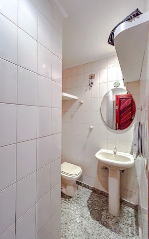 Apartamento à venda com 330m², 4 quartos e 4 vagasBanheiro de serviço