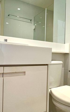 Apartamento à venda com 108m², 2 quartos e 2 vagas Apartamento à venda com 108m², 2 quartos e 2 vagasBanheiro da Suíte 2
