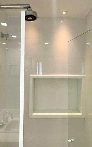 Apartamento à venda com 108m², 2 quartos e 2 vagas Apartamento à venda com 108m², 2 quartos e 2 vagasBanheiro da Suíte 2