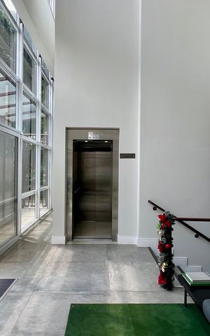 Apartamento à venda com 108m², 2 quartos e 2 vagas Apartamento à venda com 108m², 2 quartos e 2 vagasHall de entrada