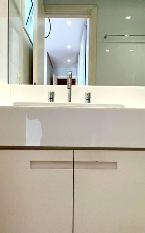 Apartamento à venda com 108m², 2 quartos e 2 vagas Apartamento à venda com 108m², 2 quartos e 2 vagasBanheiro da Suíte 2