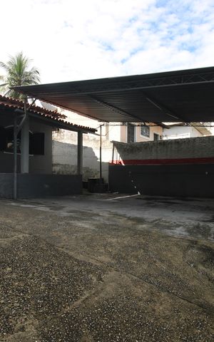 Casa à venda com 225m², 3 quartos e 5 vagasQuintal