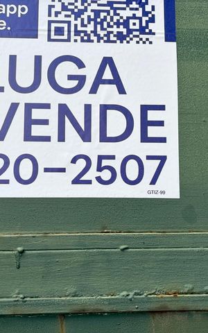 Casa à venda com 225m², 3 quartos e 5 vagas Casa à venda com 225m², 3 quartos e 5 vagasPlaca