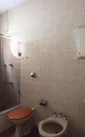 Casa à venda com 225m², 3 quartos e 5 vagasBanheiro da suíte