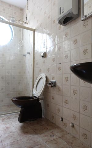 Casa à venda com 225m², 3 quartos e 5 vagasBanheiro social