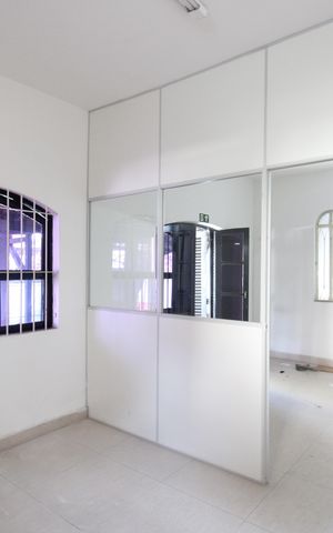 Casa à venda com 225m², 3 quartos e 5 vagasSala