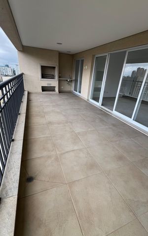 Apartamento à venda com 138m², 2 quartos e 4 vagas