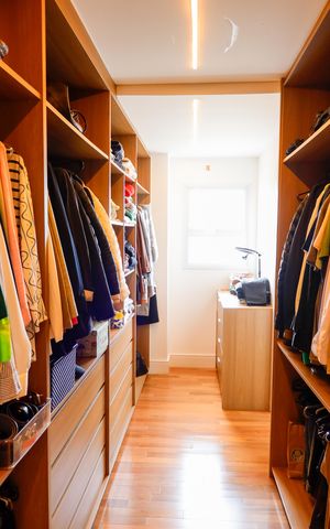 Apartamento à venda com 254m², 4 quartos e 4 vagas Apartamento à venda com 254m², 4 quartos e 4 vagasCloset da suíte 4
