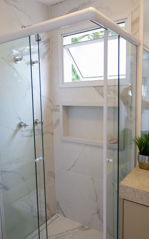 Apartamento à venda com 254m², 4 quartos e 4 vagas Apartamento à venda com 254m², 4 quartos e 4 vagasBanheiro da Suíte 2