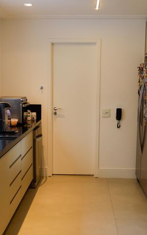 Apartamento à venda com 254m², 4 quartos e 4 vagas Apartamento à venda com 254m², 4 quartos e 4 vagasCozinha