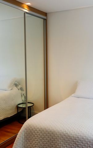 Apartamento à venda com 254m², 4 quartos e 4 vagas Apartamento à venda com 254m², 4 quartos e 4 vagasQuarto 1 - Suíte