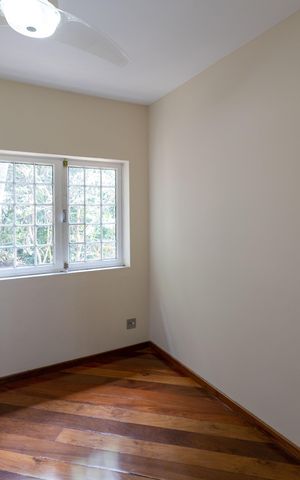 Casa à venda com 200m², 4 quartos e 2 vagas Casa à venda com 200m², 4 quartos e 2 vagasQuarto 2