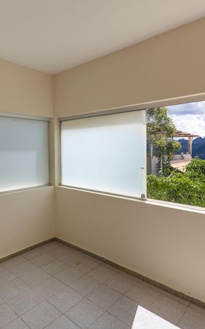 Casa à venda com 200m², 4 quartos e 2 vagas Casa à venda com 200m², 4 quartos e 2 vagasVaranda do Quarto 3