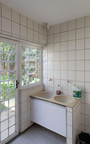 Casa à venda com 200m², 4 quartos e 2 vagas Casa à venda com 200m², 4 quartos e 2 vagasÁrea de Serviço
