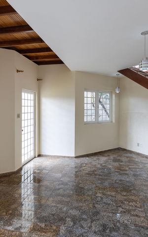 Casa à venda com 200m², 4 quartos e 2 vagas Casa à venda com 200m², 4 quartos e 2 vagasSala 1º Andar