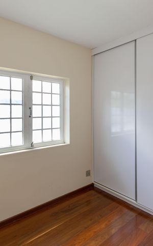 Casa à venda com 200m², 4 quartos e 2 vagas Casa à venda com 200m², 4 quartos e 2 vagasQuarto 1
