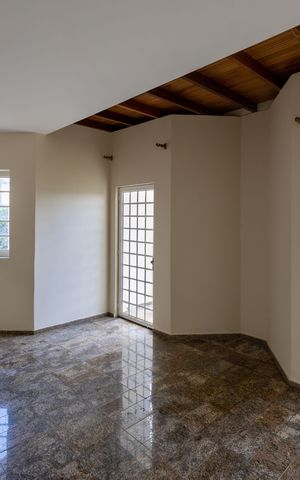 Casa à venda com 200m², 4 quartos e 2 vagas Casa à venda com 200m², 4 quartos e 2 vagasSala 1º Andar