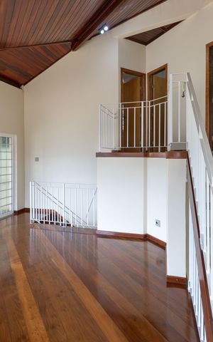 Casa à venda com 200m², 4 quartos e 2 vagas Casa à venda com 200m², 4 quartos e 2 vagasSala 2º Andar