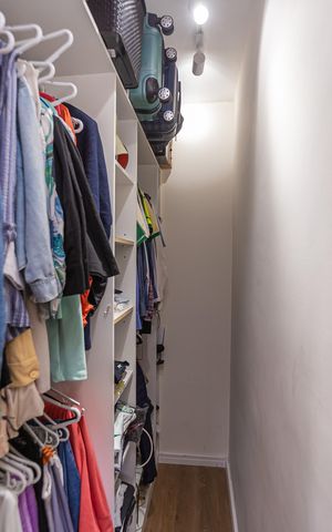 Casa de condomínio à venda com 115m², 2 quartos e 2 vagas Casa de condomínio à venda com 115m², 2 quartos e 2 vagasCloset do quarto 2