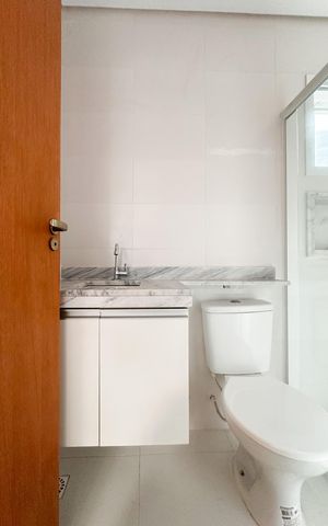 Apartamento à venda com 51m², 2 quartos e 1 vaga Apartamento à venda com 51m², 2 quartos e 1 vagaBanheiro Social