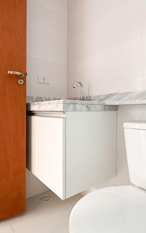 Apartamento à venda com 51m², 2 quartos e 1 vaga Apartamento à venda com 51m², 2 quartos e 1 vagaBanheiro Social