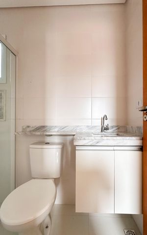 Apartamento à venda com 51m², 2 quartos e 1 vaga Apartamento à venda com 51m², 2 quartos e 1 vagaBanheiro Social