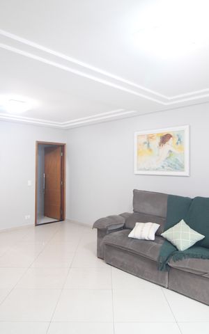 Casa para alugar com 164m², 3 quartos e 2 vagasSala