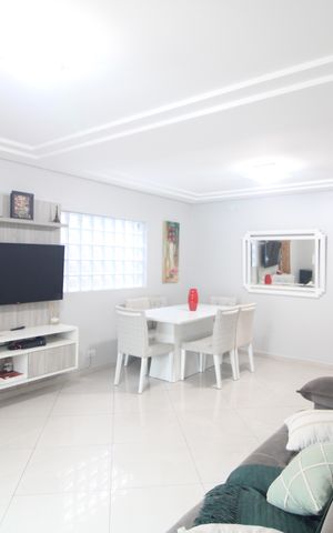 Casa para alugar com 164m², 3 quartos e 2 vagasSala