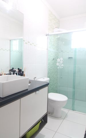 Casa para alugar com 164m², 3 quartos e 2 vagasBanheiro da suíte