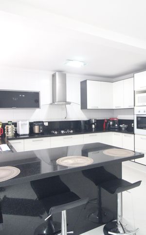 Casa para alugar com 164m², 3 quartos e 2 vagasCozinha