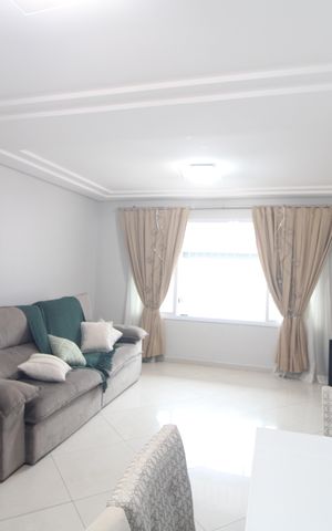 Casa para alugar com 164m², 3 quartos e 2 vagasSala
