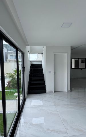 Apartamento à venda com 240m², 3 quartos e 2 vagas Apartamento à venda com 240m², 3 quartos e 2 vagasSala