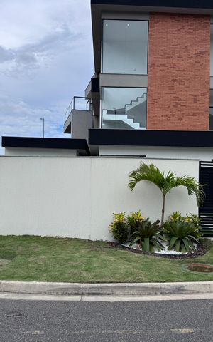 Apartamento à venda com 240m², 3 quartos e 2 vagas Apartamento à venda com 240m², 3 quartos e 2 vagasFachada