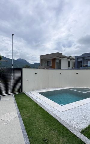 Apartamento à venda com 240m², 3 quartos e 2 vagas Apartamento à venda com 240m², 3 quartos e 2 vagasÁrea externa